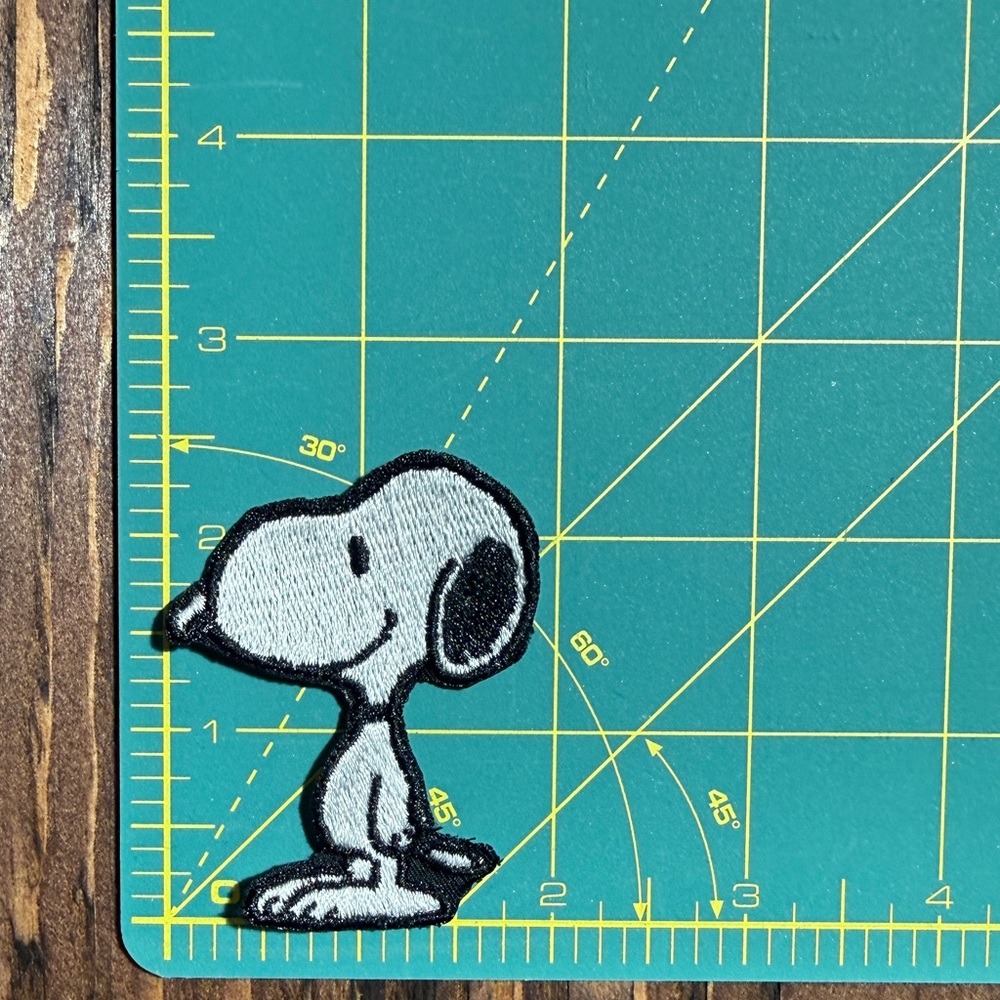 ✨3/$20✨Snoopy Embroidered Patch - Picture 2 of 3